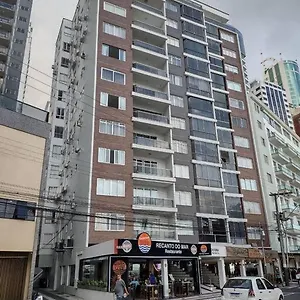 Na Avenida Atlantica Balneário Camboriú